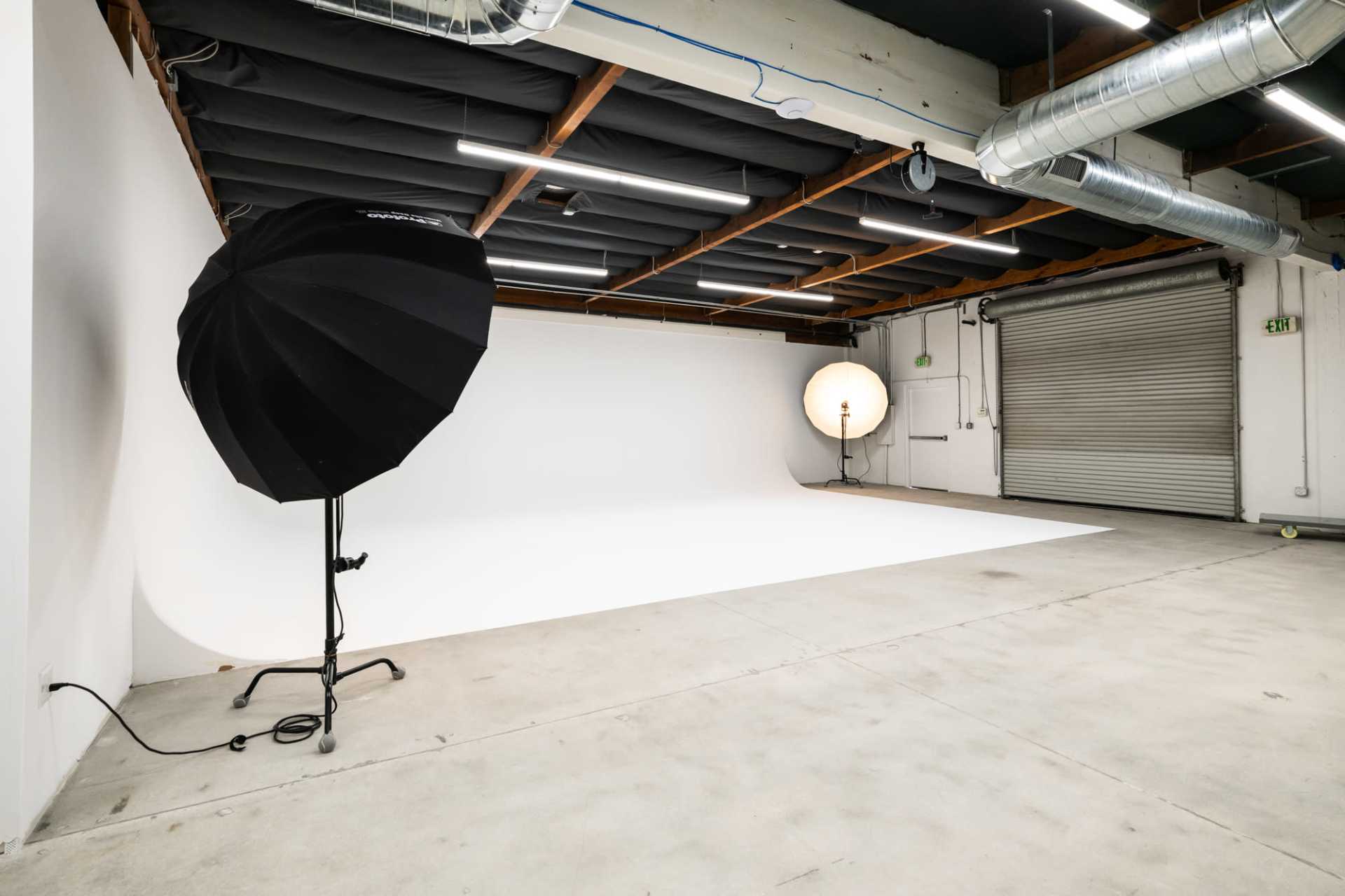Cyclorama with a softbox