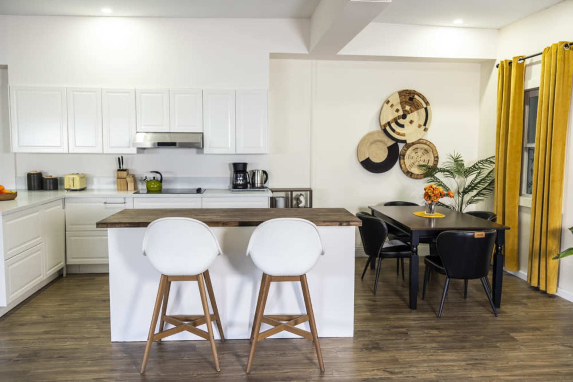 Kitchen with round dining table